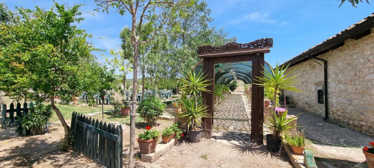 Masseria Milu' Сипонто Екстериор снимка